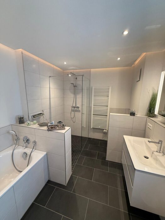 e6b7ade7-4c63-45d1-9bfc-cc1564e4404e